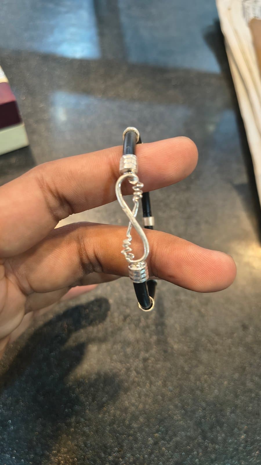 Black silver noya